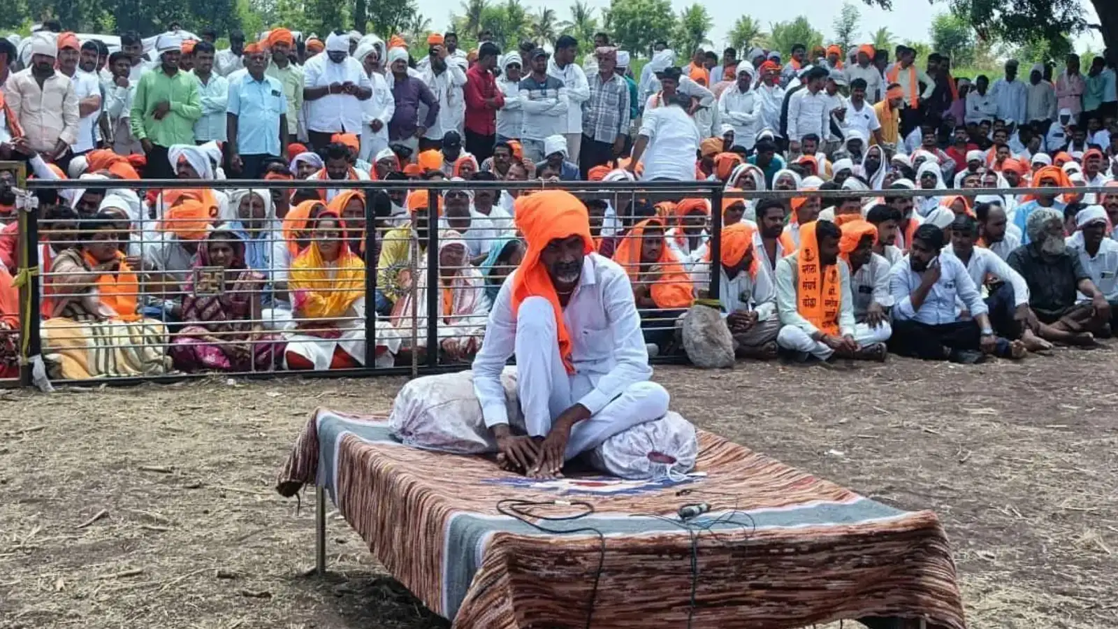Manoj Jarange Uposhan,तेज धूप और भीषण गर्मी, जालना में खुले आसमान के नीचे भूख हड़ताल पर बैठे मनोज जरांगे, महाराष्ट्र में मराठा कोटा पर फिर घमासान - manoj ...