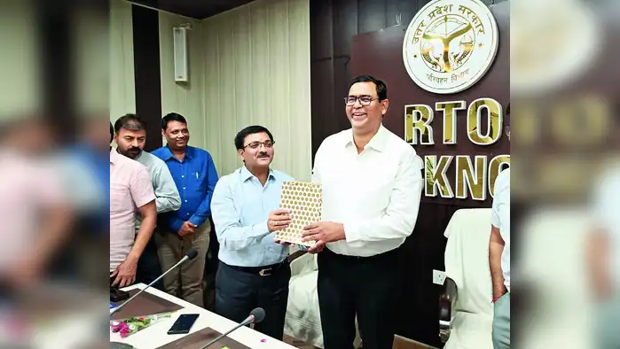 चॉकलेट के डिब्बों में छिपी थी 13 करोड़ की ड्रग्स चॉकलेट के डिब्बों में छिपी थी 13 करोड़ की ड्रग्स