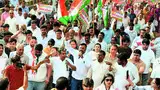 6 महीने पहले जर्जर घोषित हुआ था स्कूल, अब भी लग रहीं क्लास 6 महीने पहले जर्जर घोषित हुआ था स्कूल, अब भी लग रहीं क्लास