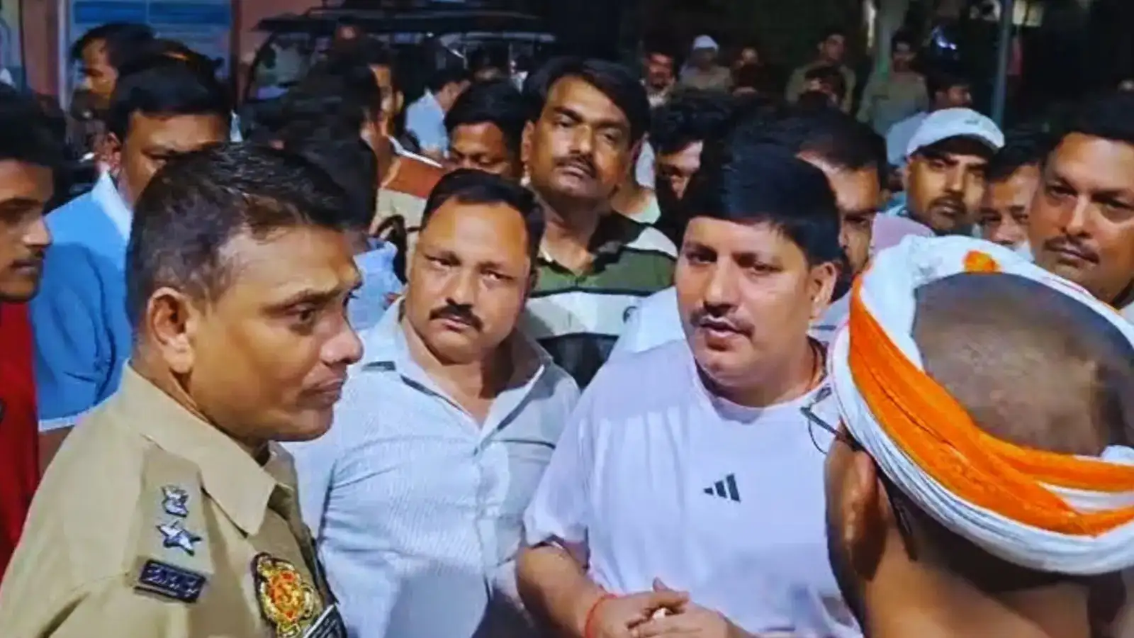 गोंडा: करनैलगंज में हिट एंड रन केस; तेज रफ्तार कार ने 8 को रौंदा, चार की मौके पर ही मौत
