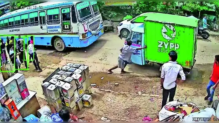 मोबाइल लौटाने के बहाने बुला किया चाकू से हमला, केस दर्ज मोबाइल लौटाने के बहाने बुला किया चाकू से हमला, केस दर्ज