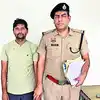 जल्दी के चक्कर में रेलवे ट्रैक को बनाया शॉर्टकट, मौत का डर नहीं