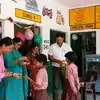 आज से खुल गए यूपी के सरकारी स्‍कूल, रोली-टीका लगाकर बच्‍चों का हुआ स्‍वागत पर उलझन में क्‍यों है शिक्षक?