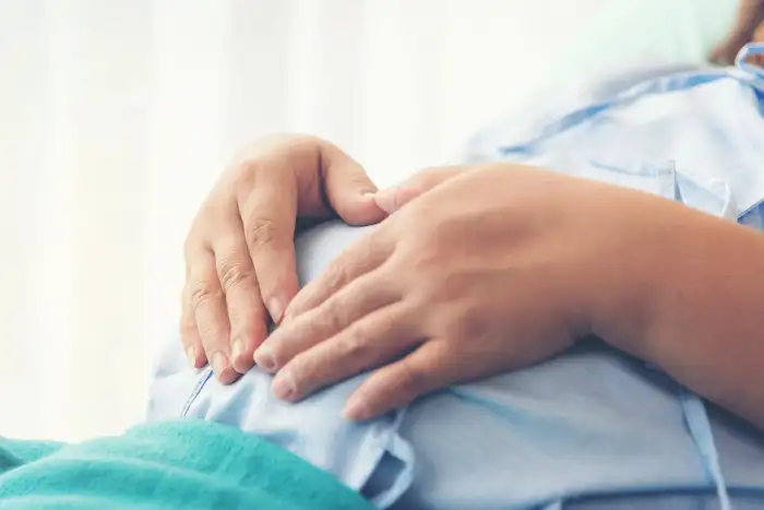 स‍िजेर‍ियन ड‍िलीवरी माॅम ही फील कर सकती हैं दर्द 