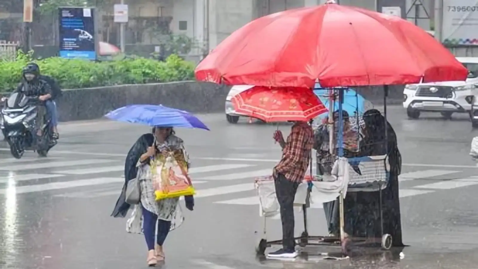 Bihar Weather: बिहार के इन जिलों में मूसलाधार बारिश, IMD की चेतावनी; 60 किमी प्रति घंटे की स्पीड से चलेगी हवा
