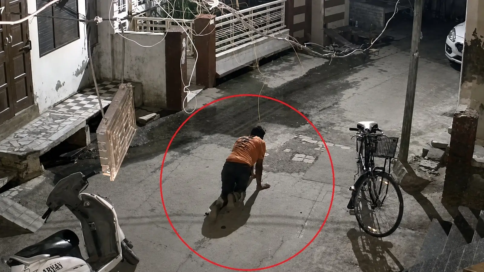 हरियाणा में कुत्ते के काटने के बाद उसी की तरह हरकतें करने लगा युवक, मुंह से निकल रही लार, अपने पिता को भी काटा