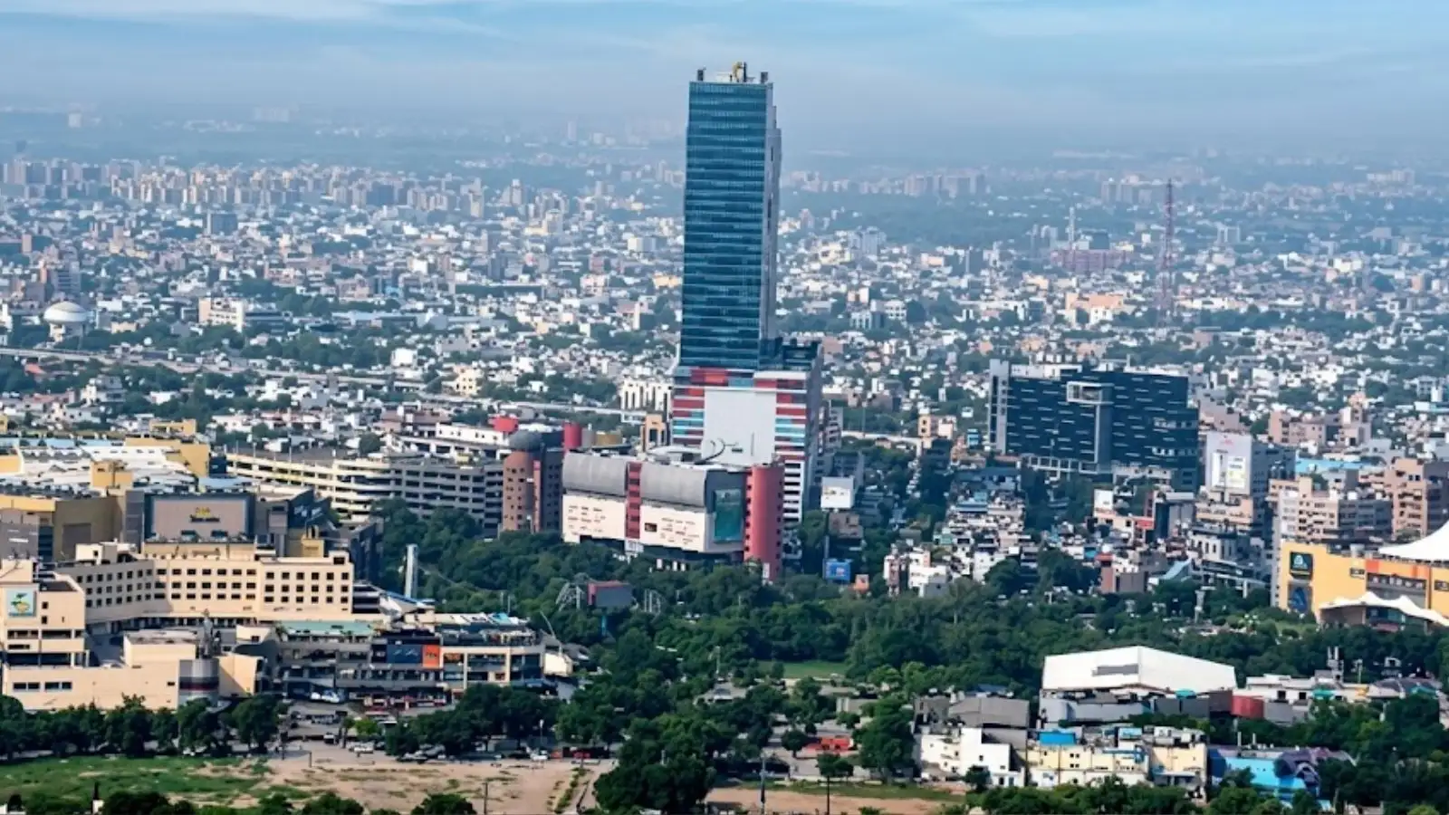 नोएडा में 'जमीन का स्टॉक' खत्म! नोएडा अथॉरिटी का चार्ज बढ़ाने और नए लगाने पर मंथन, जानिए क्या हैं विकल्प
