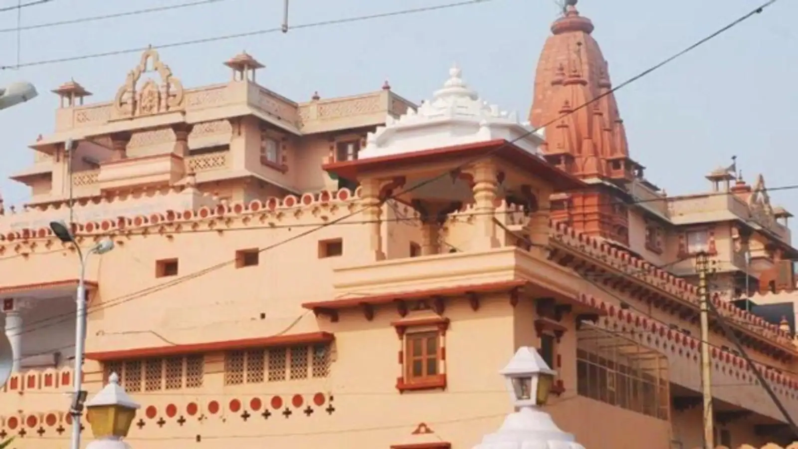 राम मंदिर के बाद अब मथुरा में चढ़ावे की SIT जांच की मांग, 1000 करोड़ रुपये की संपत्ति जोड़ने का आरोप