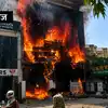 लखनऊ के कोचिंग सेंटर में लगी भीषण आग, लपटों के बीच बच्चों ने कूदकर बचाई जान