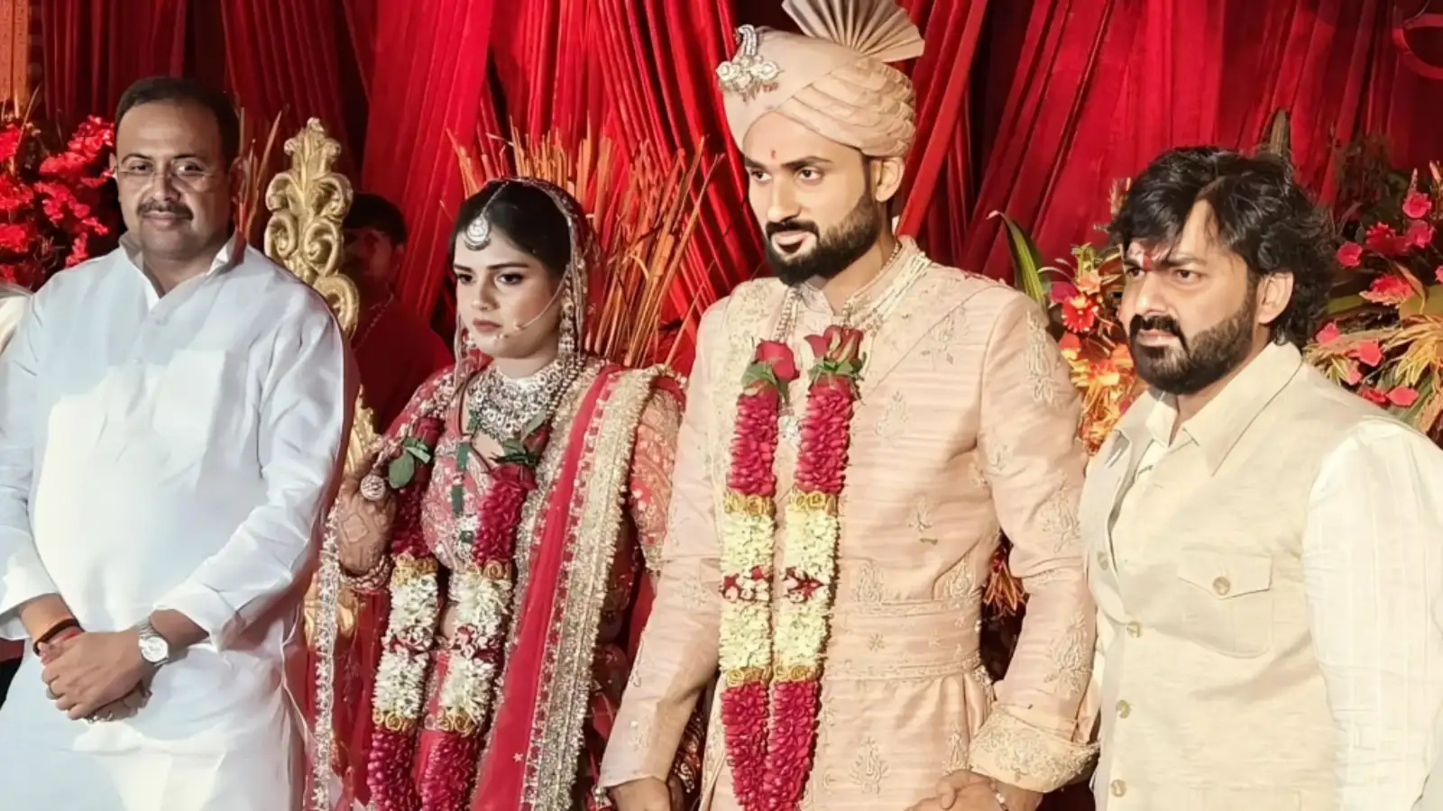 अपनी शादी में जमकर थिरके क्रिकेटर आकाशदीप, भोजपुरी स्टार पवन सिंह भी पहुंचे बधाई देने, देखिए फोटो-वीडियो