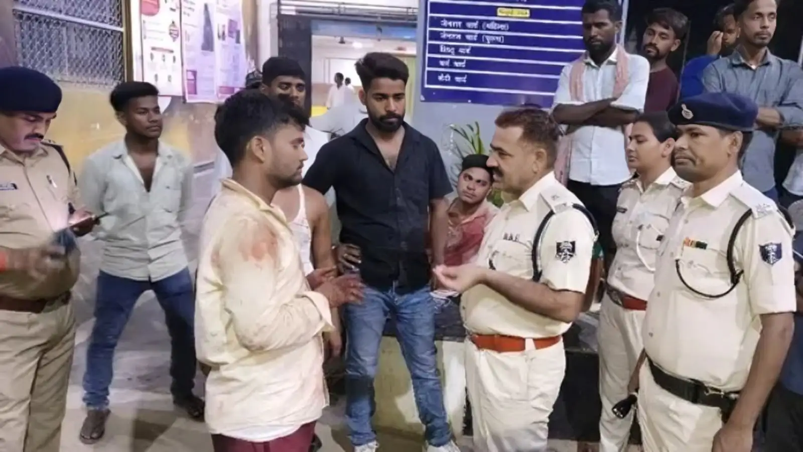छपरा में वकील पिता-पुत्र हत्याकांड के गवाह पंकज राय की गोली मारकर हत्या, सड़क जाम कर प्रदर्शन