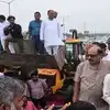 गाजियाबाद में दिल्ली-मेरठ एक्सप्रेसवे पर फिर सजा मंच, क्षेत्रीय अध्यक्ष के स्वागत में टूटे सारे नियम, घंटो तक रेंगते रहे वाहन