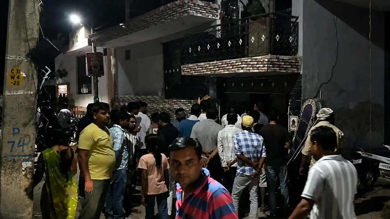 हरियाणा के रेवाड़ी में रिटायर्ड सूबेदार के घर पर ब्लास्ट, 5 लोग झुलसे, घायलों में CRPF का एक जवान भी शामिल