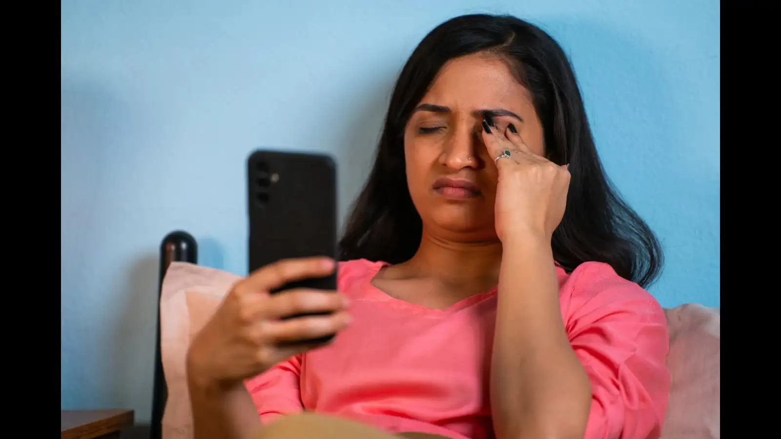 Smartphone Display Settings: फोन का डिस्प्ले थका दे रहा आपकी आंखें? सेटिंग्स में 5 बदलाव तुरंत देंगे राहत