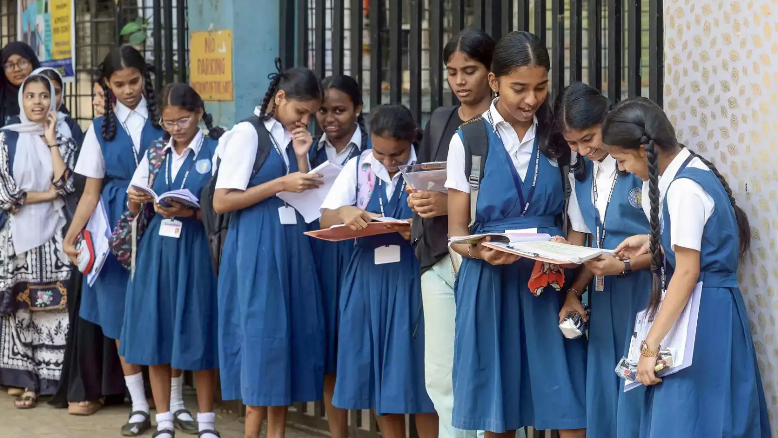 CBSE News: 3rd लैंग्वेज का बोर्ड एग्जाम नहीं, फिर भी 10वीं में हो सकते हैं फेल, जानिए सीबीएसई का नया नियम