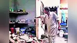 सिलिंडर के धमाके से घर की दीवारें गिरीं, युवक झुलसा सिलिंडर के धमाके से घर की दीवारें गिरीं, युवक झुलसा