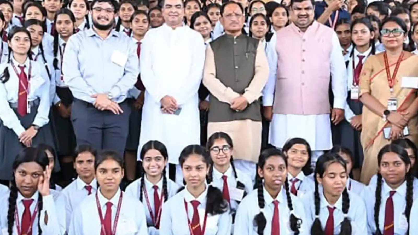 विधानसभा की कार्यवाही देखने पहुंचे छात्र, सीएम ने किया संवाद, विधानसभा अध्यक्ष ने किया विद्यार्थियों का स्वागत