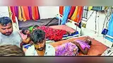 एनएच-9 पर रोडवेज बस खड़े ट्रक से टकराई, 12 यात्री घायल एनएच-9 पर रोडवेज बस खड़े ट्रक से टकराई, 12 यात्री घायल