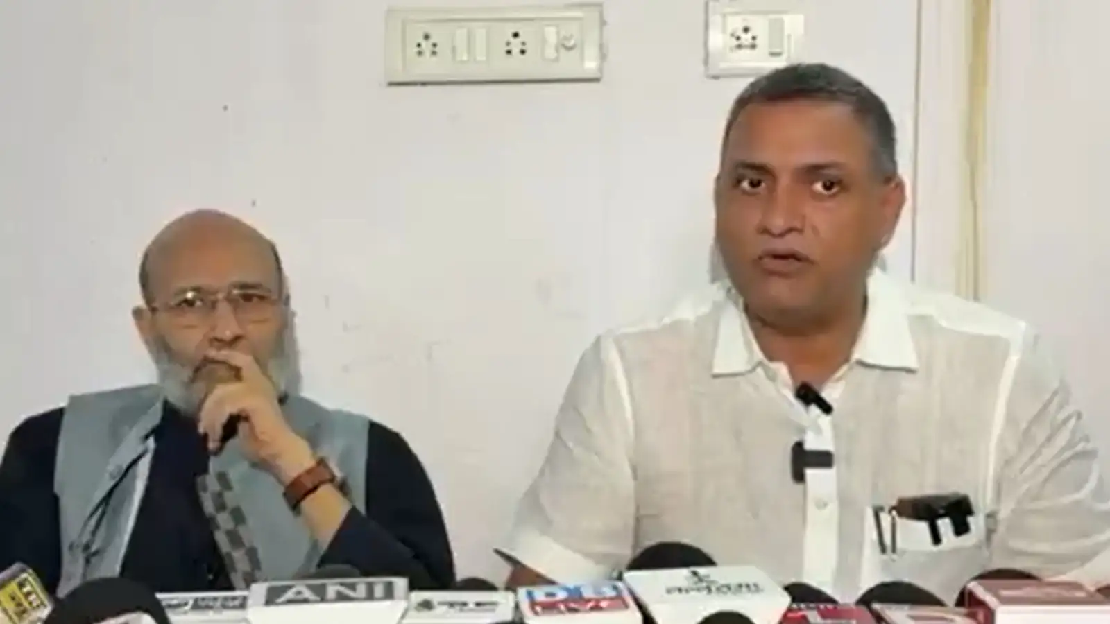 बिहार में ग्रामीण पंचायत टैक्स पर राजनीतिक बवाल शुरू, गुस्से में लाल हुए RJD सांसद का अल्टीमेटम वाला सियासी दावा