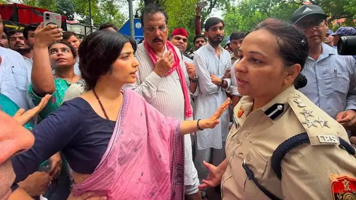सरकार बातचीत नहीं कर रही