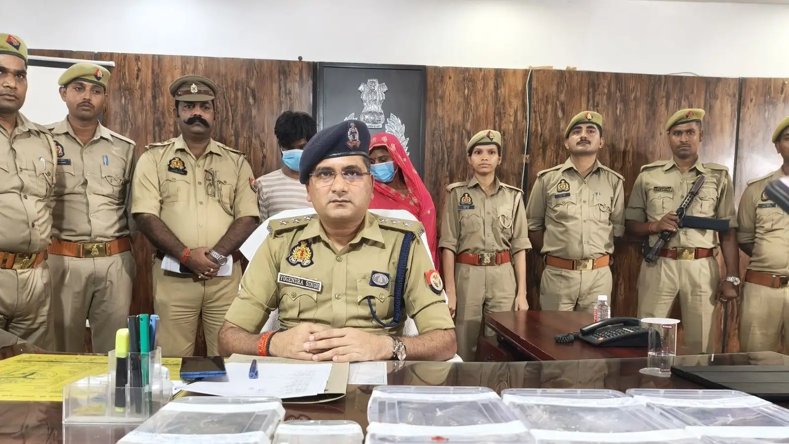 पत्नी ने प्रेमी संग मिलकर घर में ही की चोरी, पैसे लेकर भागकर शादी करने का था प्लान, गोंडा पुलिस ने किया खुलासा