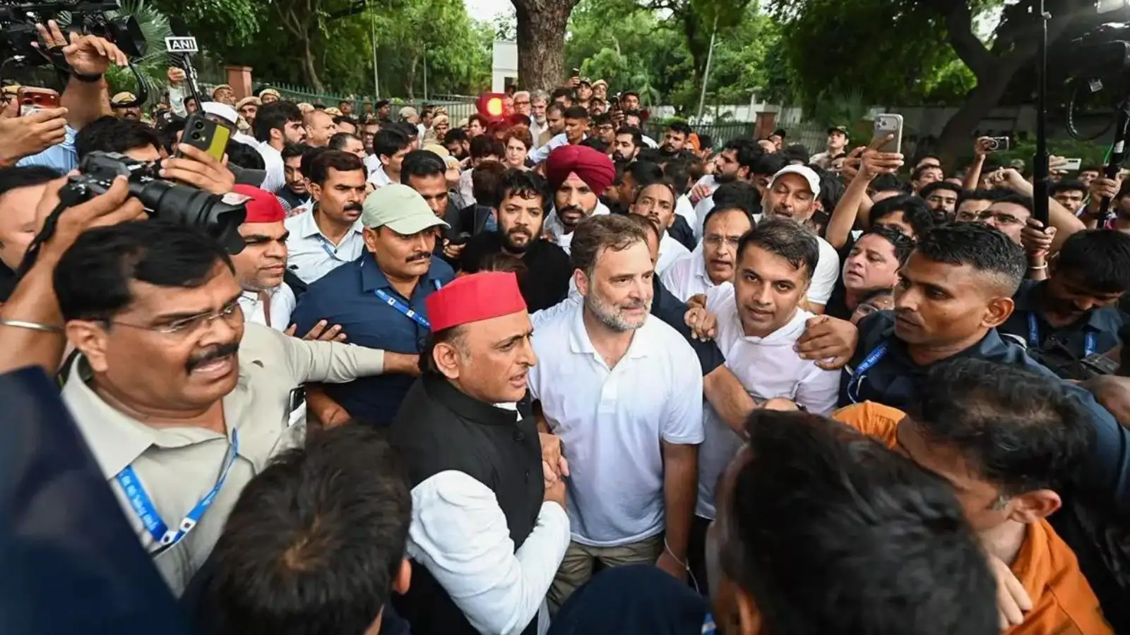 INDIA ब्लॉक के सहयोगी दलों के बीच कई मुद्दों पर दूरियां बढ़ी, CJP पर क्या खत्म होगा टकराव?