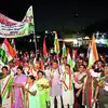 स्टेडियम के पूल में तैराकों ने दिखाया दम