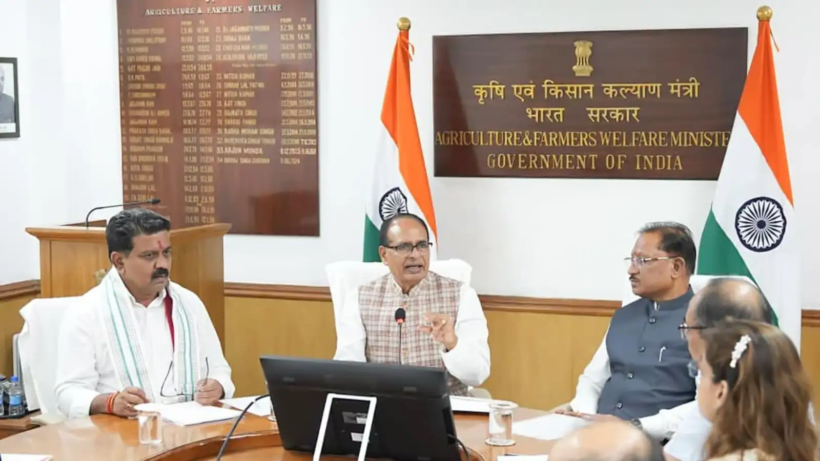 बस्तर के लिए प्रधानमंत्री ग्राम सड़क योजना में हो सकता है बदलाव, शिवराज सिंह से मिले सीएम साय, अरुणाचल मॉडल पर चर्चा