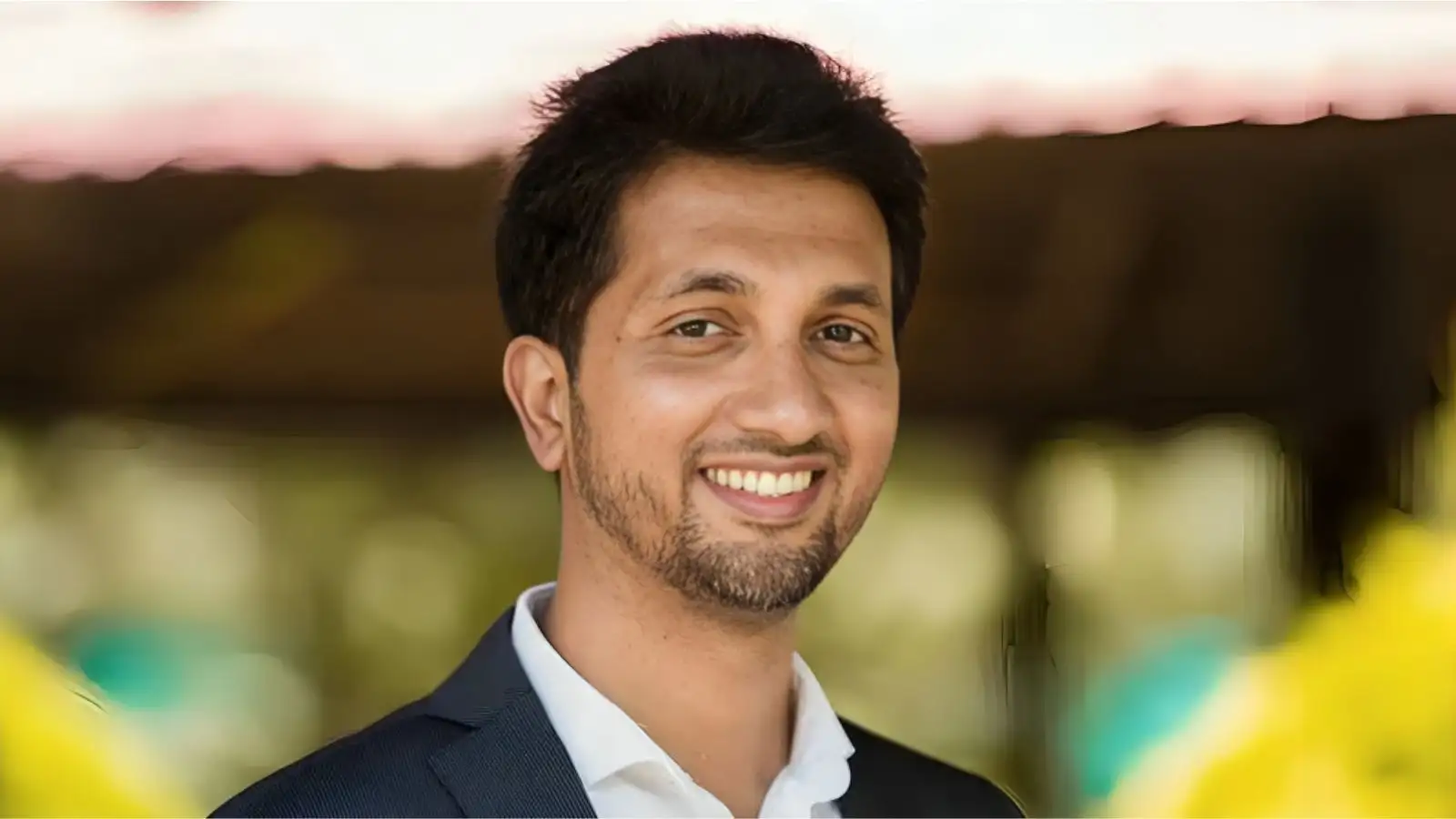 Success Story: 'क्या पिता की तरह मजदूरी करोगे?' टीचर के एक सवाल ने बदली जिंदगी, आज ₹4000 करोड़ की कंपनी के मालिक