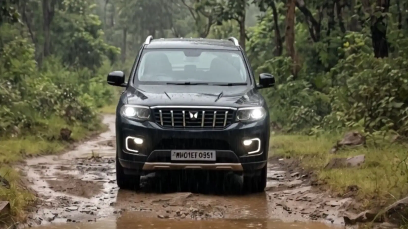 Mahidndra ने जुलाई में बेचीं 1 लाख से ज्यादा गाड़ियां, SUVs और थ्री-व्हीलर्स की रही बंपर डिमांड