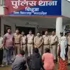 मां के कमरे में प्रेमी को सोते देख भड़का बेटा, दोस्तों संग मिलकर की खौफनाक वारदात, बाइक से ले जाकर नदी में फेंका शव