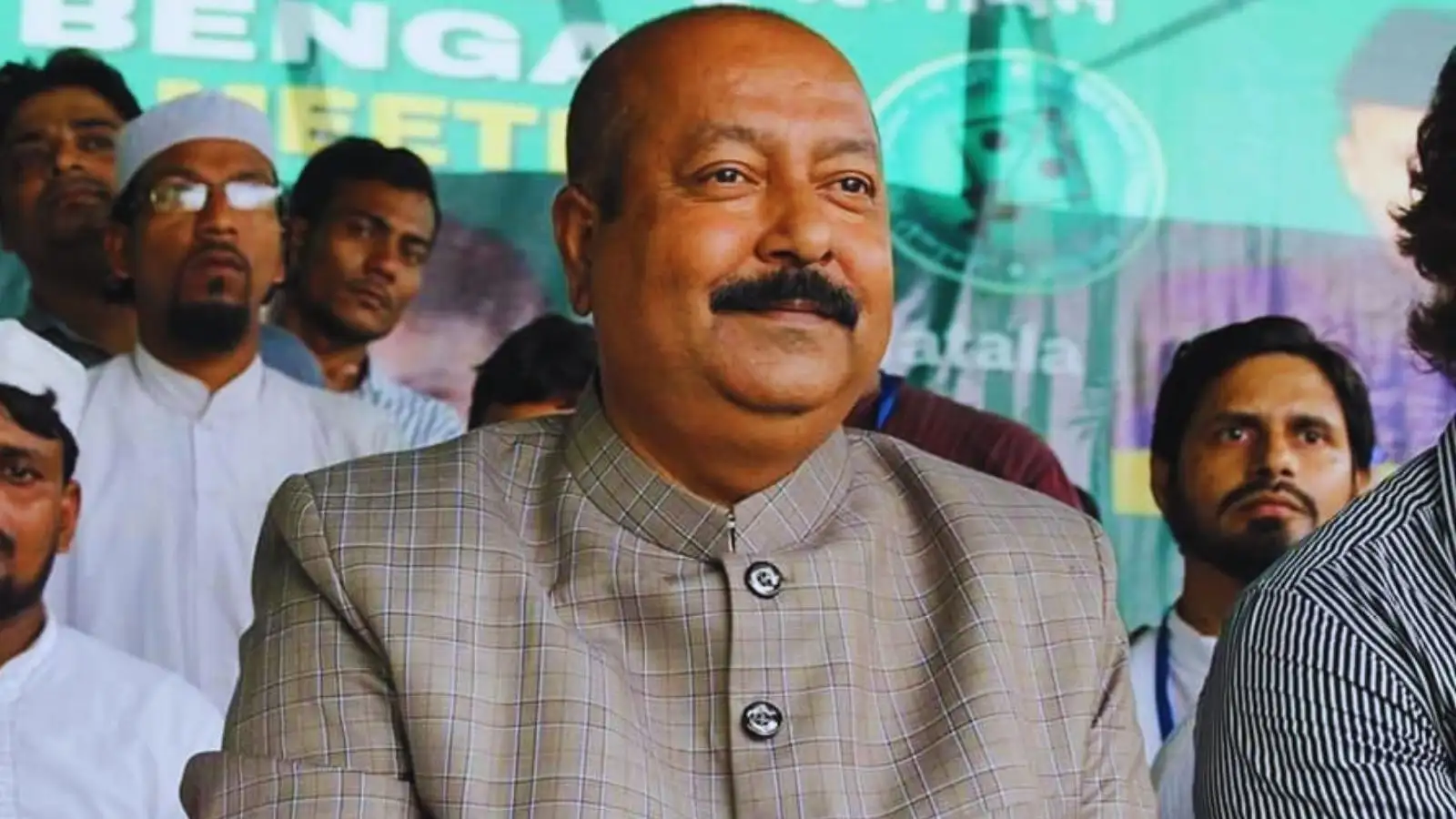 कौन हैं सैयद आसिम वकार? कांग्रेस में जाने की है चर्चा, AIMIM-असदुद्दीन ओवैसी को लग सकता है झटका