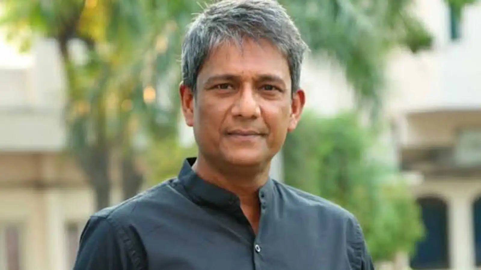 आदिल हुसैन: पूरे पांच साल तक स्टैंड अप कमीडियन रहा, व्यंग्य करने के लिए गहरी सहानुभूति होना जरूरी