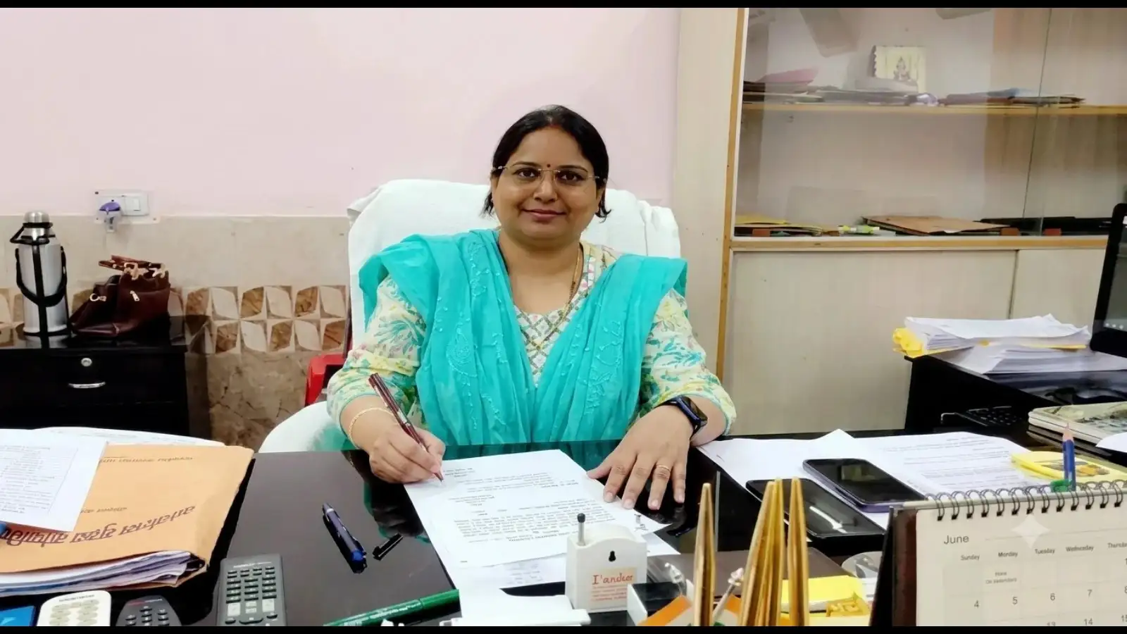 मौत के बाद भी 7 साल तक महिला के पेंशन का लाभ लेते रहे परिवारीजन, अब वसूले जा रहे हैं रुपये
