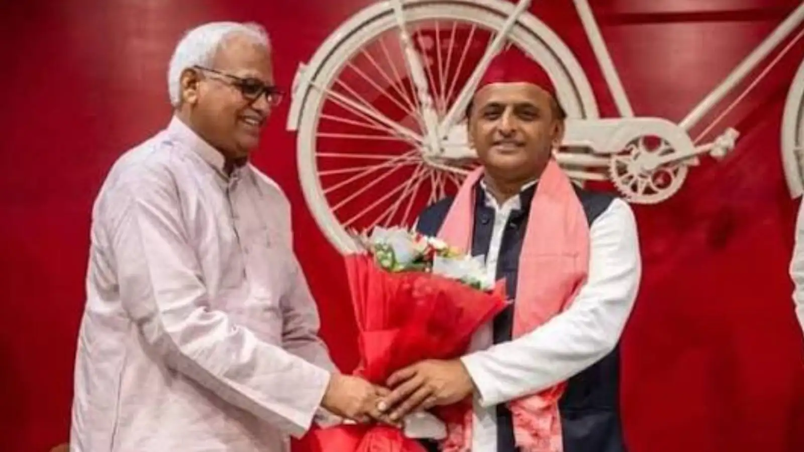 बाबू सिंह कुशवाहा ने कहा- 2027 के चुनाव में सपा के साथ रहेंगे, अखिलेश यादव बनेंगे मुख्यमंत्री