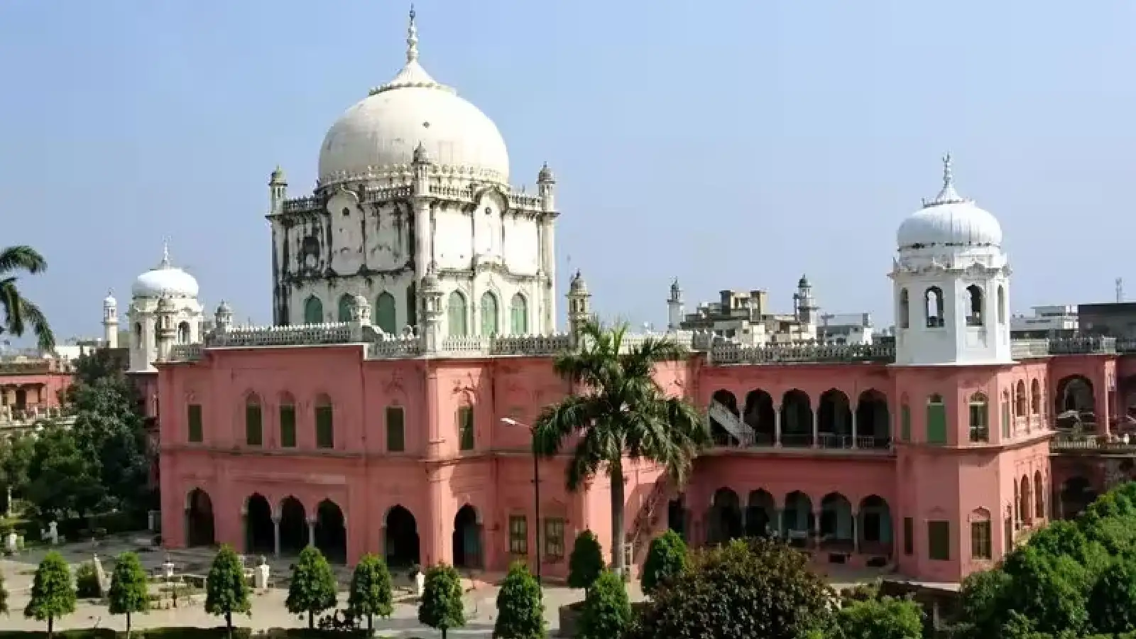 'दारुल उलूम देवबंद के नीचे शिवलिंग है'; हिंदू रक्षा दल का दावा, पिंकी चौधरी के साथ चढ़ाएंगे गंगाजल