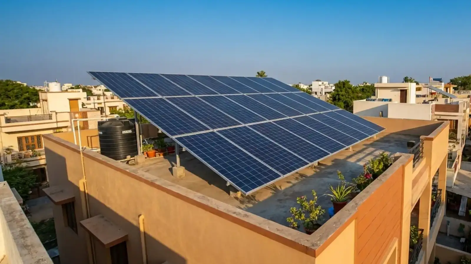 Solar Panel Maintenance: सालों-साल मिलेगी फ्री बिजली, जानें सोलर पैनल की क्षमता बढ़ाने और बिल जीरो करने के 3 असरदार तरीके