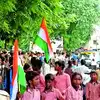 बेटियां आगे बढ़ रहीं, बेटे क्या कर रहे