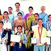 सुबह का वक़्त, रूहानी नज़ारे, किताबों की दुनिया में डूबे सारे