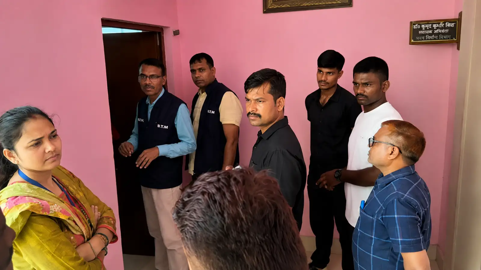 कुछ ही साल की नौकरी में बन गए करोड़पति! इंजीनियर पर थी आपके रोड को बेहतर बनाने की जिम्मेदारी, जानें