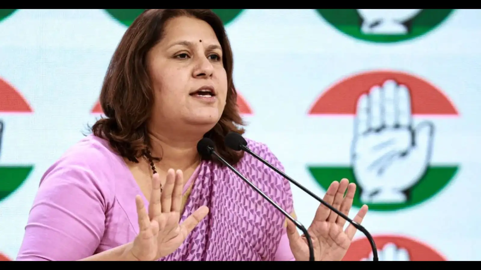 कांग्रेस नेता सुप्रिया श्रीनेत के खिलाफ FIR दर्ज, 15 अगस्त को बीजेपी विधायक का शेयर किया था वीडियो, जानें मामला