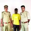 लुटेरा हमला करता रहा, सिपाही ने नहीं छोड़ा