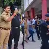 'इतनी फोर्स मंगाउंगा, ठंडा कर दूंगा'; गोरखपुर यूनिवर्सिटी में छात्रों के आंदोलन के दौरान बवाल, पहुंचे SI ने दी धमकी