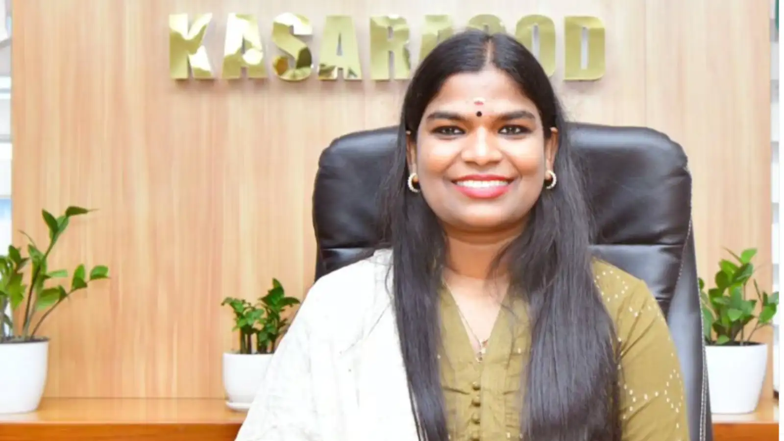 केरल की पहली आदिवासी महिला IAS श्रीधन्या कौन हैं? UPSC इंटरव्यू के लिए नहीं थे पैसे, 4 KM पैदल जाती थीं स्कूल - inspiring story of kerala tribal woman ias officer sreedhanya