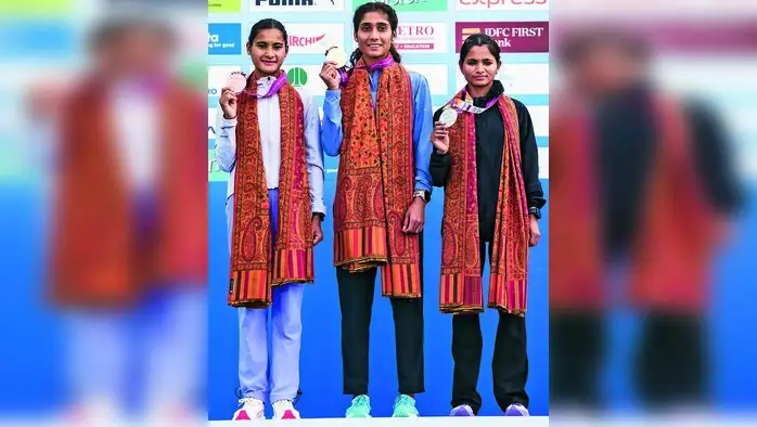 दुर्गा पंडालों में सुरक्षा पुख्ता हो, इमरजेंसी एग्ज़िट जरूरी : योगी दुर्गा पंडालों में सुरक्षा पुख्ता हो, इमरजेंसी एग्ज़िट जरूरी : योगी