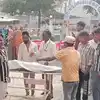 कांग्रेस की बैठक में फैला करंट, विधायक के पहुंचने से पहले हवा के झोंके ने ली 2 जानें, 13 लोग घायल