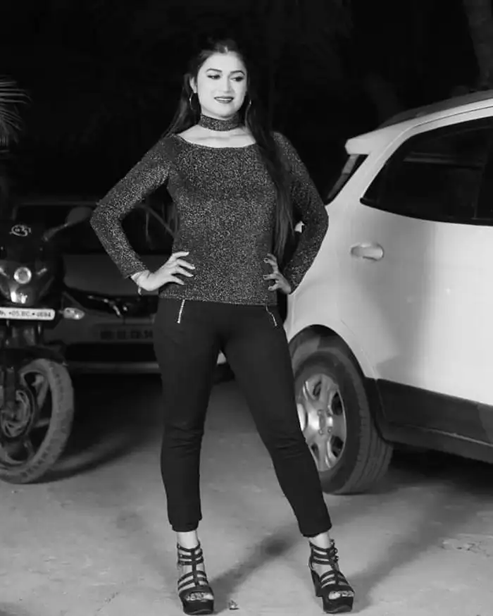 Bhojpuri Singer Dimple Singh hot photos - भोजपुरी म्‍यूजिक इंडस्‍ट्री ...