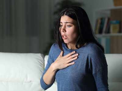 Coughing Up Yellow Phlegm,Health Tips: बलगम का रंग बताता है शरीर में छुपी  गंभीर बीमारियों का हाल, डॉक्‍टर से जानें इनका मतलब - chest infections what  does the color of phlegm say