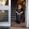 Woman Stuck In House : Disabled Woman Trapped In Her Own House For Nine ...