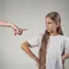 Aggressive Parents,डिसिप्लिन के नाम पर बच्‍चों के साथ ये सब कर बैठते ...